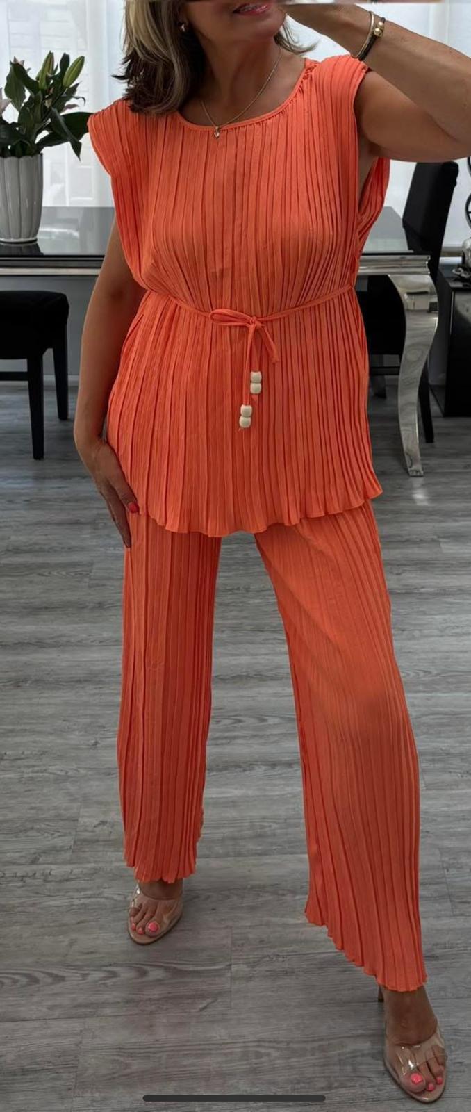 Padded shoulder 2 piece pleated coord with belt - 10 Colours