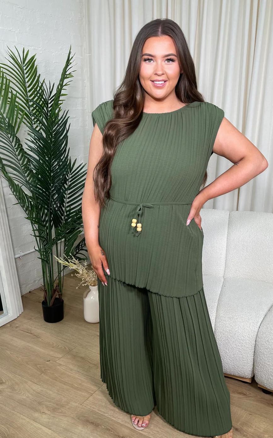 Padded shoulder 2 piece pleated coord with belt - 10 Colours