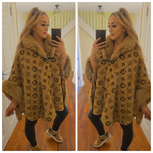 Faux fur poncho - Beige