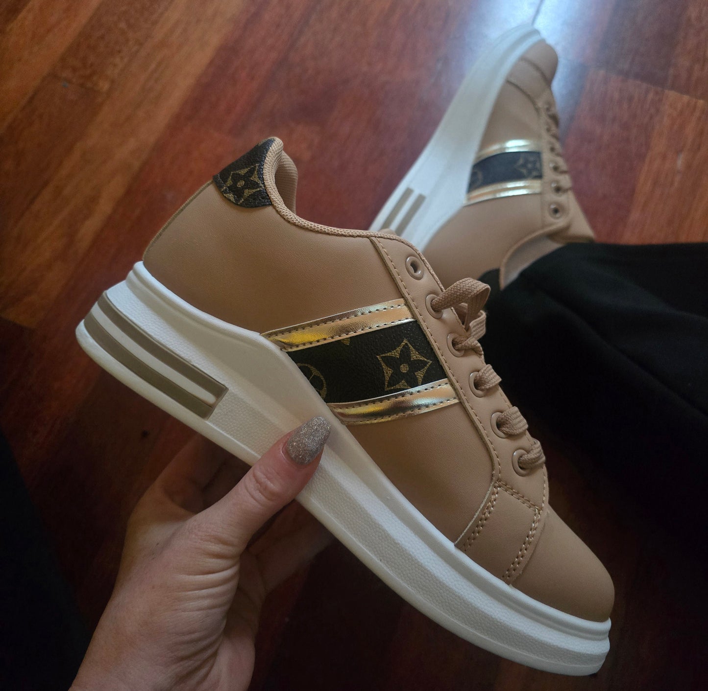 Ellie Trainers - Tan