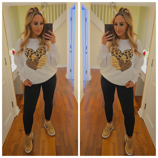 Oversized Leopard Heart sweater - White