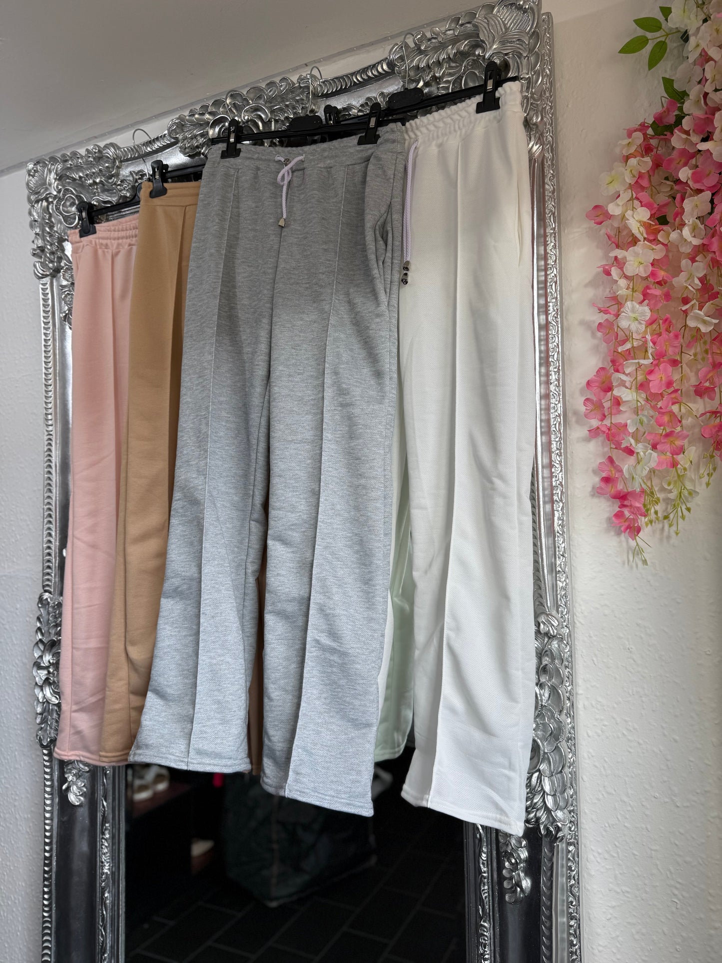 £10 CLEARANCE