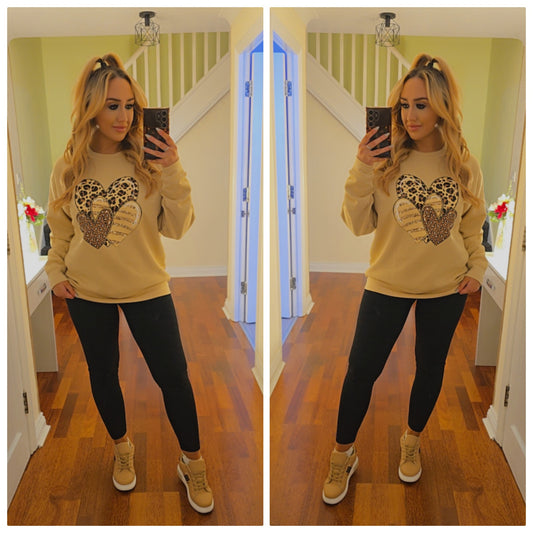 Oversized Leopard Heart sweater - Beige